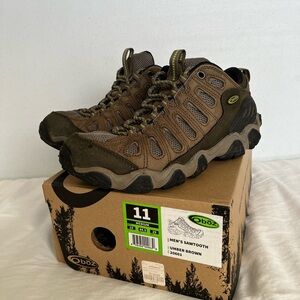 Oboz Men's Sawtooth II Low Hiking Shoes - Umber Brown.